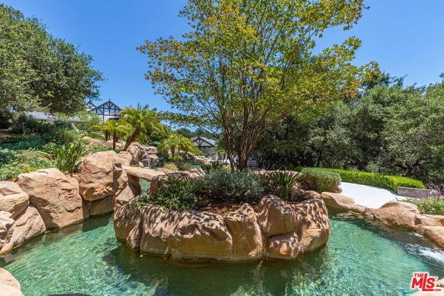 5076 Island Forest Place, Westlake Village CA: https://media.crmls.org/mediaz/91010ba6-87f0-4934-83cf-4a345d8643db.jpg