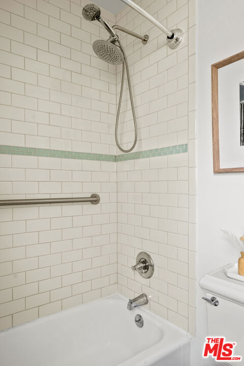 https://media.crmls.org/mediaz/9101217c-80c6-4b44-b526-2e5c0f5203be.jpg?preset=X-Large