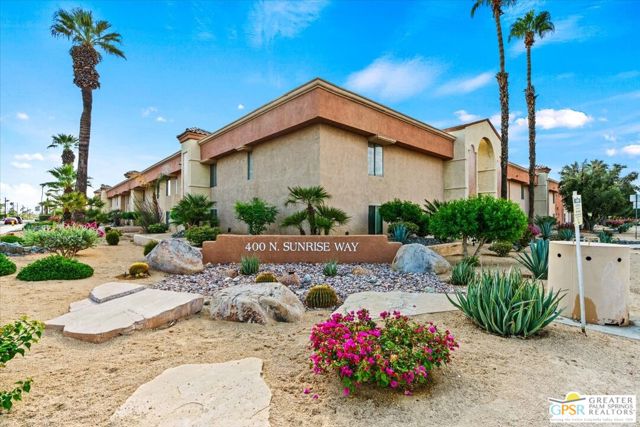 400 N Sunrise Way, Palm Springs CA: https://media.crmls.org/mediaz/91019a6b-5f8d-41e5-bab3-2b2cba4b5ffa.jpg