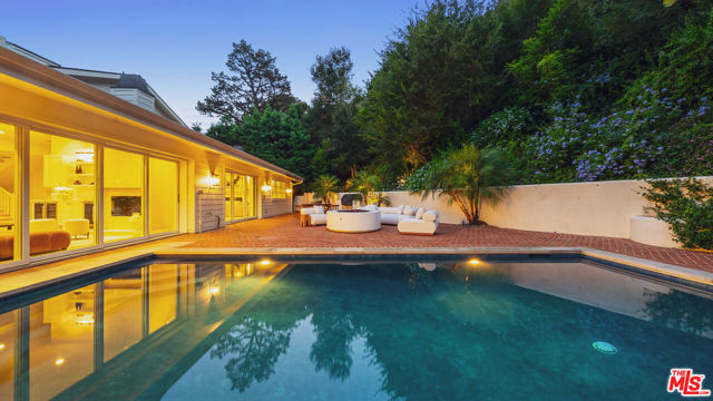 5 Bed Home for Sale in Los Angeles, California
