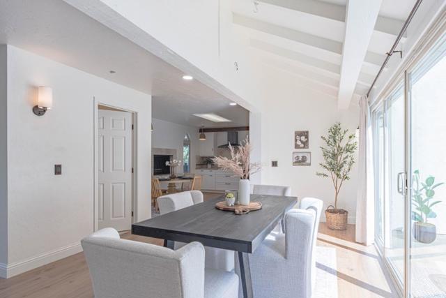 25949 Deer Run Lane, Salinas CA: https://media.crmls.org/mediaz/9101d27c-9b0e-47a6-822f-051feaf45722.jpg