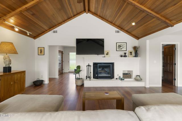 1130 Rancho Drive, Ojai CA: https://media.crmls.org/mediaz/91020b45-7a0a-42a8-8516-a99035eecc99.jpg