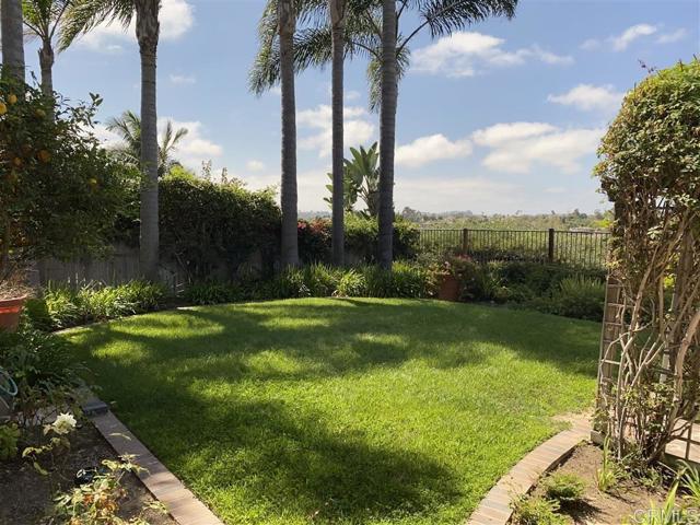 3364 Avenida Nieve, Carlsbad CA: https://media.crmls.org/mediaz/91024d5c-35b4-4a21-b785-08120591d234.jpg
