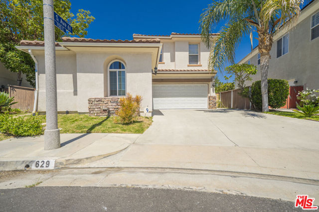 629 Milford Street, Los Angeles CA: https://media.crmls.org/mediaz/91028a17-1384-4d2f-81cc-352446d35f26.jpg