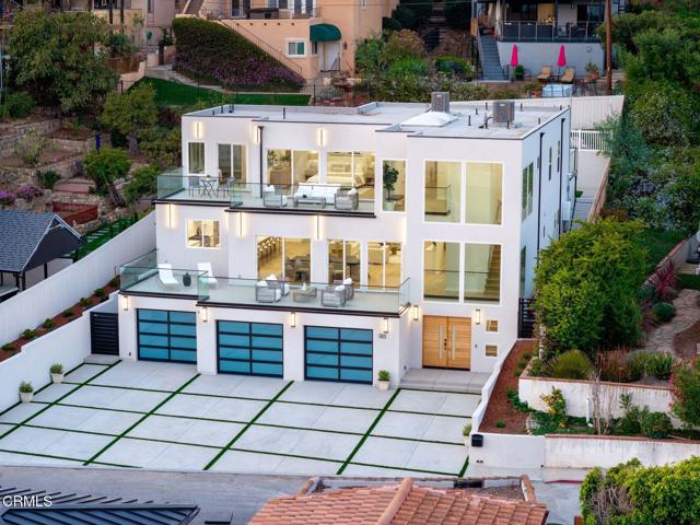 2407 Sunset Drive, Ventura CA: https://media.crmls.org/mediaz/910310a9-770b-430c-8714-8c728aef5531.jpg
