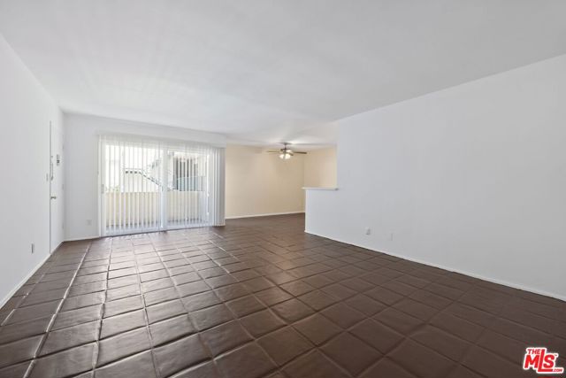5328 Newcastle Avenue, Encino CA: https://media.crmls.org/mediaz/91034eec-a3df-4621-8cd8-a55e88e3ba79.jpg