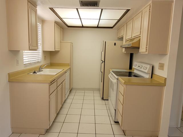 Image 2 of 22 For 1407 Sunrise Way 32
