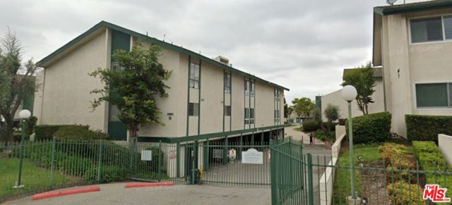 15237 Santa Gertrudes Avenue, La Mirada CA: https://media.crmls.org/mediaz/91040551-41ed-4b4c-b514-bb6cdf270f96.jpg
