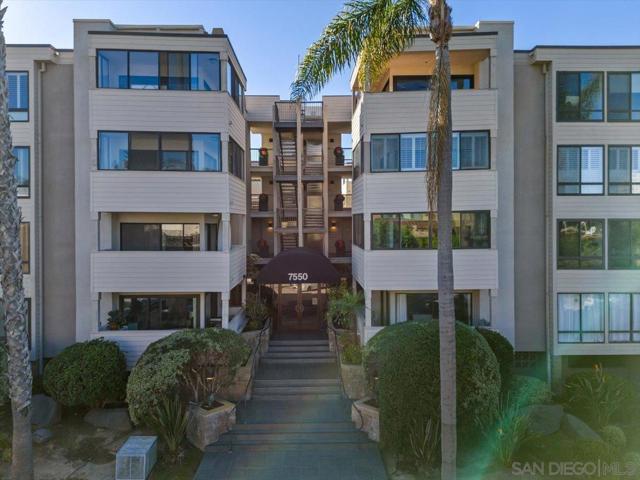 7550 Eads Ave, La Jolla CA: https://media.crmls.org/mediaz/9104d342-7771-4cf9-841f-7c494a73d23c.jpg