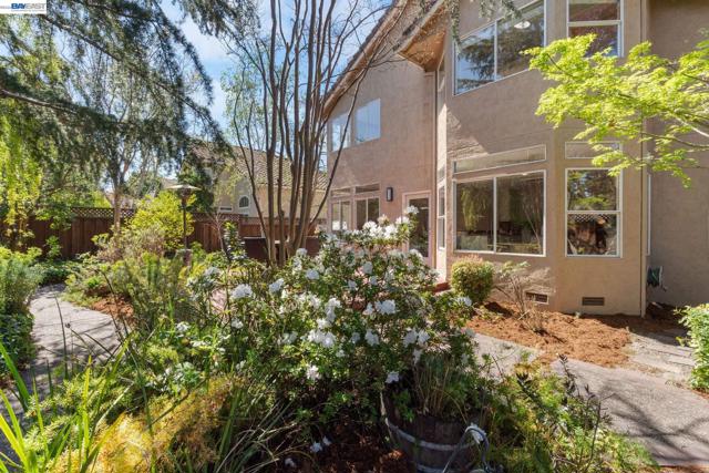 Image 30 of 40 For 912 Loyola Way