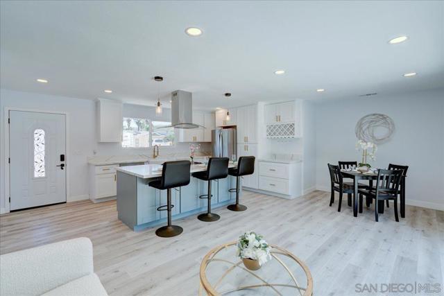 14543 Kittery St, Poway CA: https://media.crmls.org/mediaz/9104ebdc-8577-4f29-8cd1-53a747bc2014.jpg