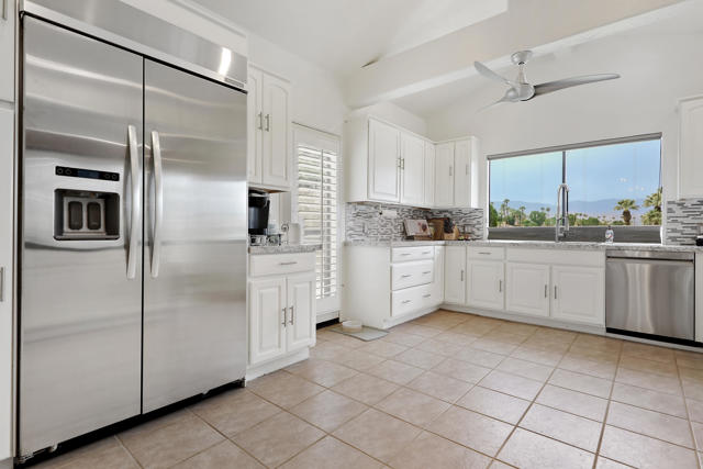 139 Blue River Drive, Palm Desert, CA 92211