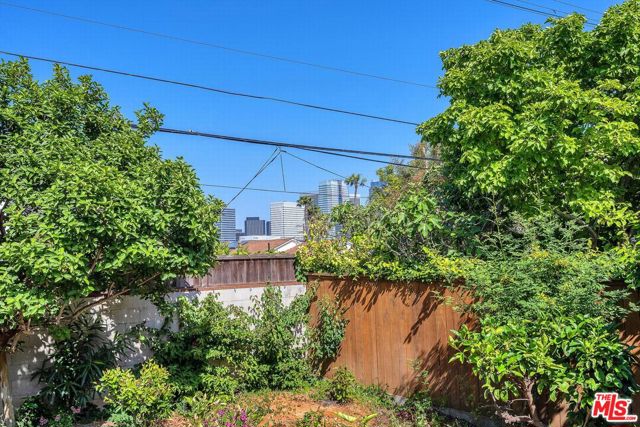 1358 Woodruff Avenue, Los Angeles CA: https://media.crmls.org/mediaz/9106a54b-5f83-4702-9d8b-95884a50dd99.jpg