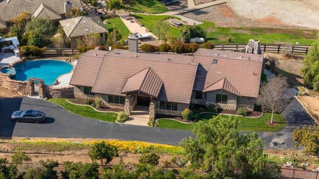 32070 Via Vera, Bonsall, California 92003, 4 Bedrooms Bedrooms, ,3 BathroomsBathrooms,Single Family Residence,For Sale,Via Vera,250020100SD