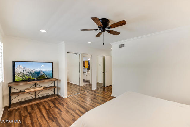 1569 Burning Tree Drive, Thousand Oaks CA: https://media.crmls.org/mediaz/91074f34-8ccb-4b93-89de-4df5862360b4.jpg