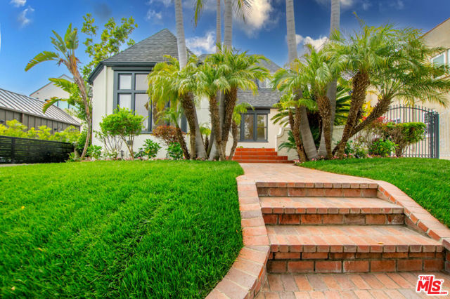 449 S Citrus Avenue, Los Angeles CA: https://media.crmls.org/mediaz/91076000-eb95-472a-97f2-4637b2827b67.jpg