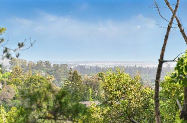 3642 Mcnulty Way, Redwood City CA: https://media.crmls.org/mediaz/9107b7a8-ea7f-468e-b489-a5cf7dd9af9a.jpg
