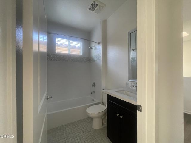 Detail Gallery Image 3 of 30 For 7937 N Keer Dr, Los Angeles,  CA 91335 - 5 Beds | 4 Baths