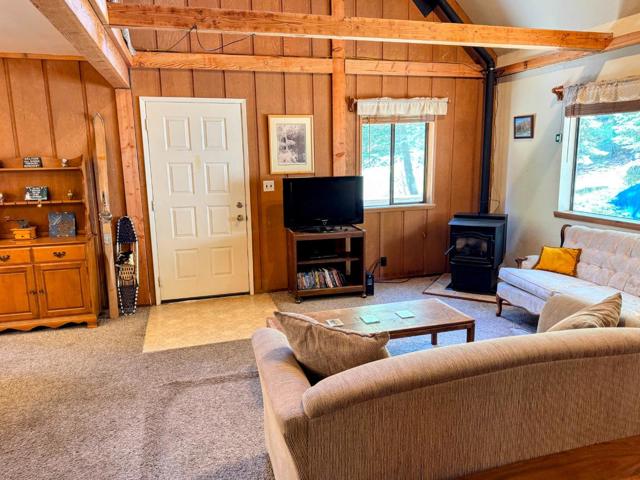 50858 Red Fir Terrace, Soda Springs CA: https://media.crmls.org/mediaz/910864de-24f3-467f-a8f2-78cf47fe6888.jpg
