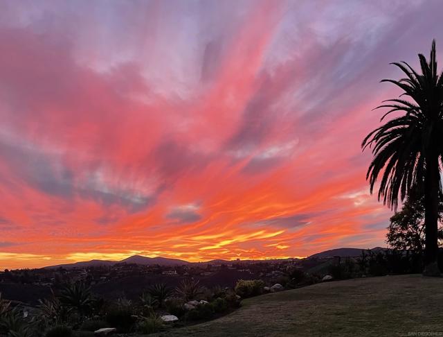 14155 Bryce Point, Poway CA: https://media.crmls.org/mediaz/9108e334-62cc-418f-926c-7ec417e53620.jpg