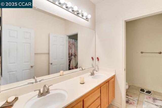 4305 Calsite Ct, Antioch CA: https://media.crmls.org/mediaz/91096a5d-90a0-4626-b934-bd457b922cf8.jpg