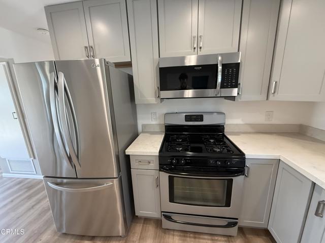 Detail Gallery Image 7 of 19 For 361 Grandview, Camarillo,  CA 93010 - 3 Beds | 2 Baths