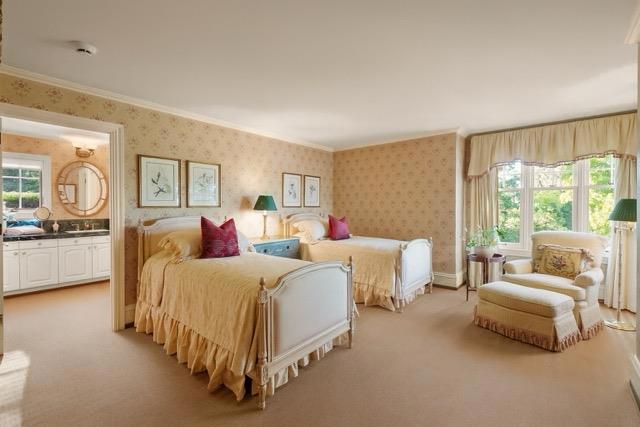 12359 Farr Ranch Road, Saratoga CA: https://media.crmls.org/mediaz/91098c5d-750c-4643-97e9-81b1840b5409.jpg