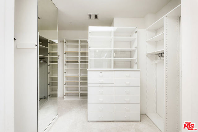 10580 Wilshire Boulevard, Los Angeles CA: https://media.crmls.org/mediaz/910a37cf-aa25-45cc-886f-245350a6c4dd.jpg