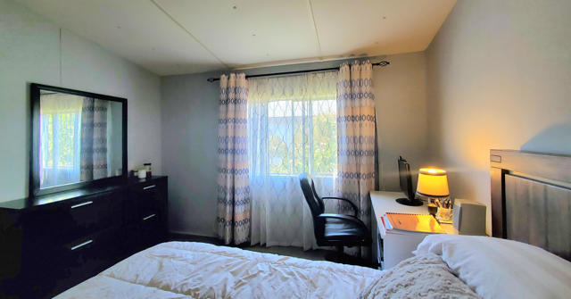 94 Armenia Drive, Cathedral City CA: https://media.crmls.org/mediaz/910ad082-ae33-494b-96aa-bd689f2f2b23.jpg