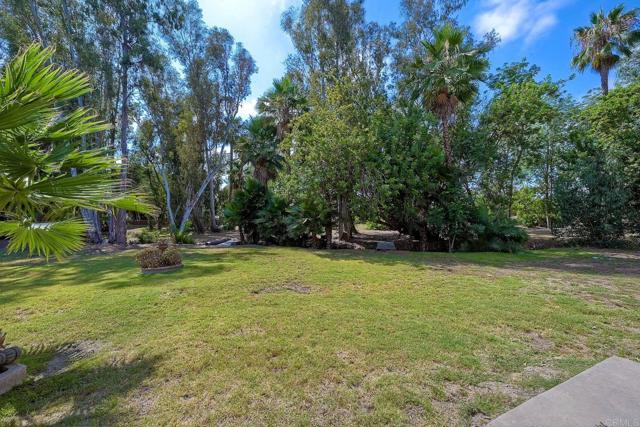 Detail Gallery Image 10 of 13 For 343 Hill Dr, Vista,  CA 92083 - – Beds | – Baths