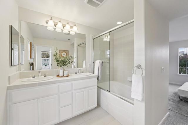 34103 Zaner Way, Union City CA: https://media.crmls.org/mediaz/910bd1b8-089d-4823-a7e2-0521a10d791c.jpg