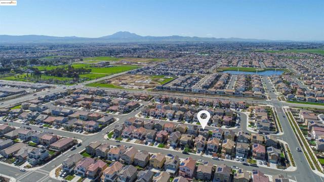 298 McClelland Way, Oakley CA: https://media.crmls.org/mediaz/910ceb84-a4d3-4179-8a27-de9332357bdd.jpg