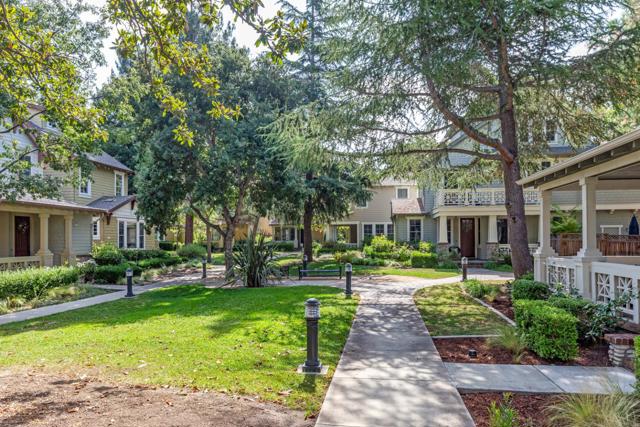 207 Pearl Lane, Menlo Park CA: https://media.crmls.org/mediaz/910d2b9d-e849-466d-966f-1d63246e5128.jpg