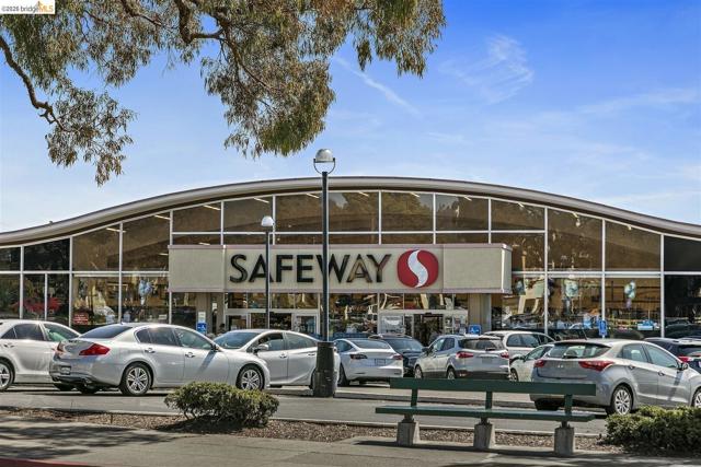 Image 15 of 41 For 848 Stannage Ave 11