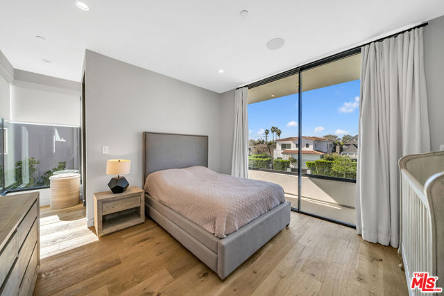 108 N Edinburgh Avenue, Los Angeles CA: https://media.crmls.org/mediaz/910de1c8-bd18-49b9-9454-fd4c3dfcc10a.jpg