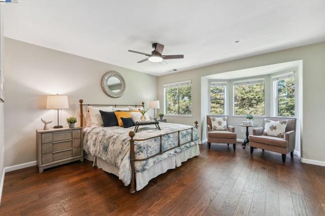 1159 Vintner Pl, Livermore CA: https://media.crmls.org/mediaz/910f7572-77d8-4792-8a3e-bb52acaa40be.jpg