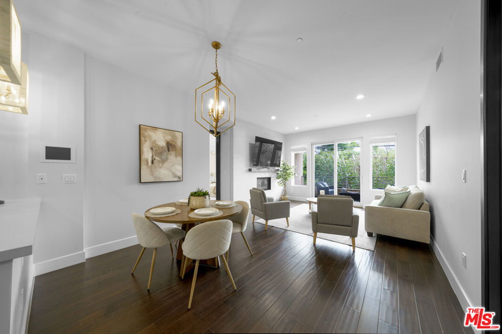 1318 Roxbury Drive #219