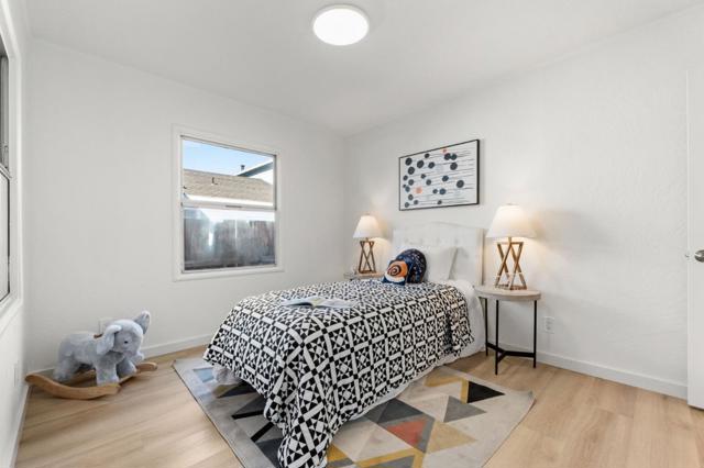 1064 15th Avenue, Redwood City CA: https://media.crmls.org/mediaz/91103b1d-1603-403f-89d5-c9f8f76cf3e8.jpg