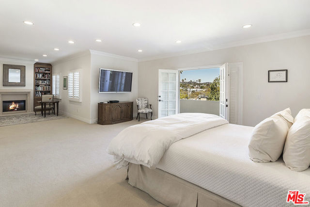 969 S Carmelina Avenue, Los Angeles CA: https://media.crmls.org/mediaz/9110e43f-bcd5-4c66-b9db-287fd0c9c5ae.jpg