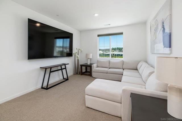 32395 Tannat Dr, Temecula CA: https://media.crmls.org/mediaz/911146ed-8b4b-4833-b956-e0846376a16d.jpg