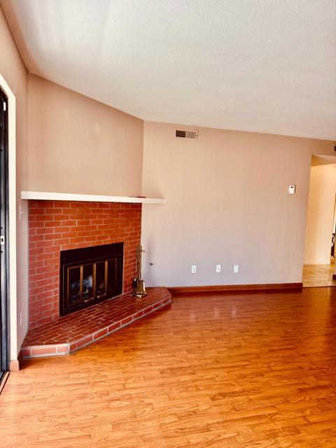 460 Pine Avenue, Half Moon Bay CA: https://media.crmls.org/mediaz/9111c735-934c-4b17-94d9-5f2283d82afd.jpg