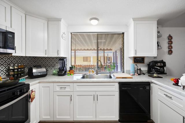 47685 Prado Way Way, Indio CA: https://media.crmls.org/mediaz/9112c5fa-857d-4d09-b3f0-e973c2744b62.jpg
