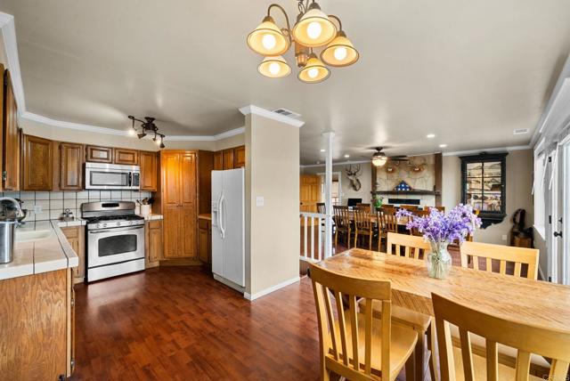 27751 Highway 79, Santa Ysabel CA: https://media.crmls.org/mediaz/9113471d-74ff-4b05-a3b5-52b01f0a27d9.jpg