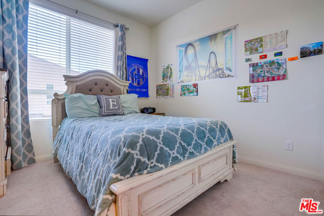 20619 Oakglen Lane, Winnetka CA: https://media.crmls.org/mediaz/911363b4-06f1-4fb6-bf8b-d9425826f535.jpg