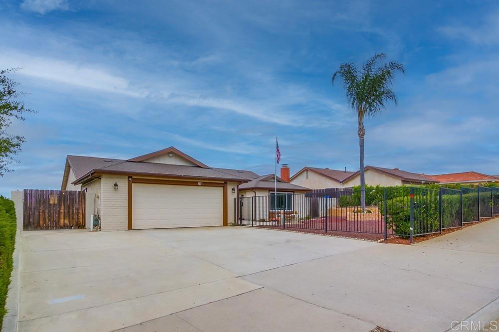 911 S Citrus Avenue