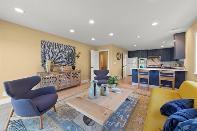 323 Garcia Avenue, Half Moon Bay CA: https://media.crmls.org/mediaz/9114b81e-a81d-4840-9d18-4ffa62c6c358.jpg