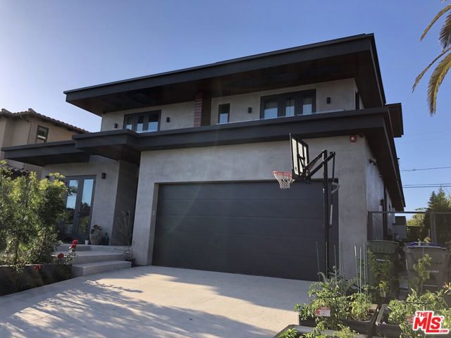 1625 18th Street, Manhattan Beach CA: https://media.crmls.org/mediaz/9114b93f-db6b-4612-8234-6c1805eda75e.jpg