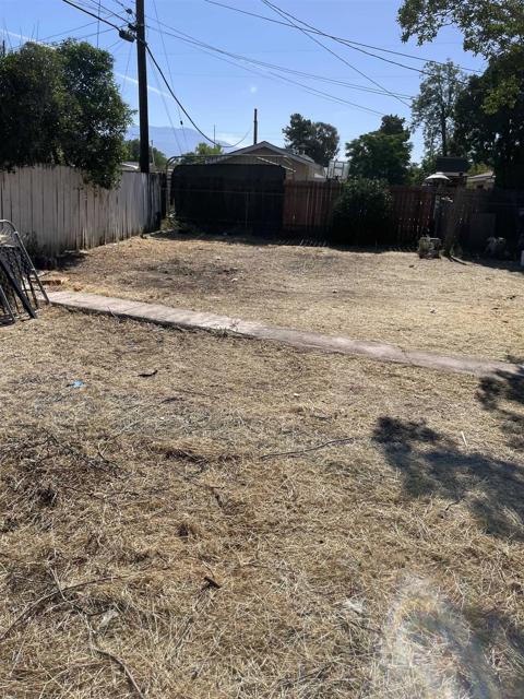 1276 E Johnston Ave, Hemet CA: https://media.crmls.org/mediaz/9114f3ca-eedc-46d5-b52c-89e8c4ed451e.jpg