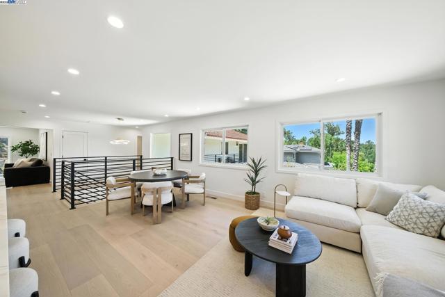 4253 Mirador Dr, Pleasanton CA: https://media.crmls.org/mediaz/911502c1-00be-438b-9553-2e6c9149f8dd.jpg