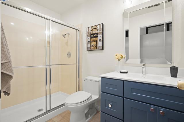 3525 Mcsherry Way, Alameda CA: https://media.crmls.org/mediaz/9116091e-99ef-4ed9-b9b9-aaf17def9bcb.jpg